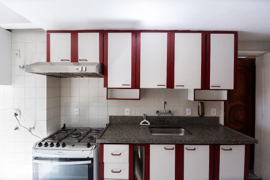 Cozinha de apartamento à venda com 3 quartos, 110m² em Barra da Tijuca, Rio de Janeiro