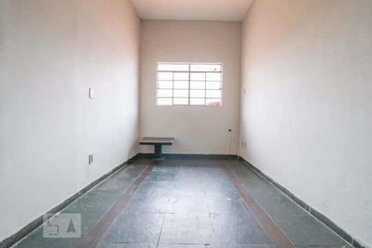 Quarto de casa à venda com 2 quartos, 300m² em Santo André, Belo Horizonte