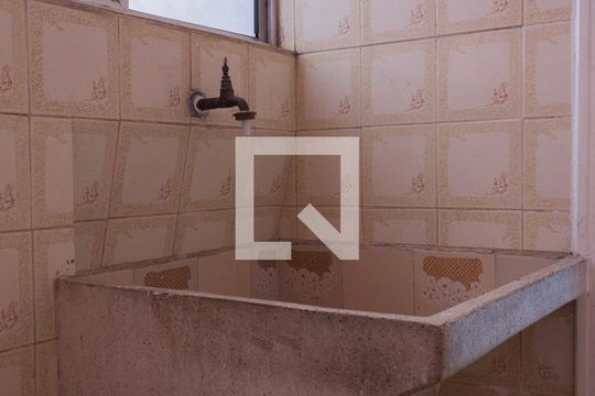 Área de Serviço de apartamento para alugar com 2 quartos, 62m² em Santa Terezinha, São Bernardo do Campo