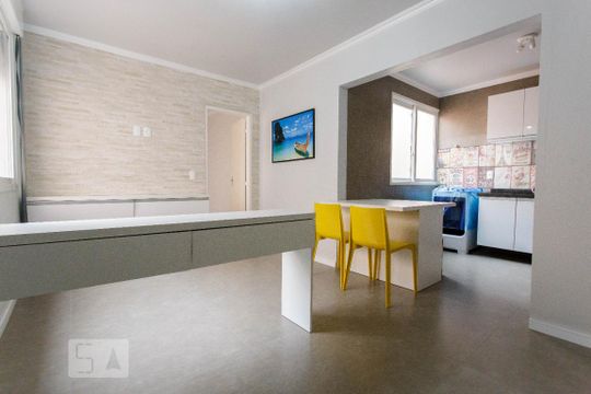 Sala de apartamento para alugar com 1 quarto, 41m² em Vila Jardim, Porto Alegre