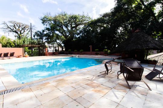 Piscina de casa de condomínio para alugar com 3 quartos, 400m² em Santa Tereza, Porto Alegre