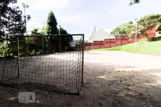 Quadra Esportiva de casa de condomínio para alugar com 3 quartos, 400m² em Santa Tereza, Porto Alegre