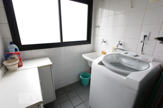 area de serviço de apartamento para alugar com 2 quartos, 58m² em Vila Andrade, São Paulo
