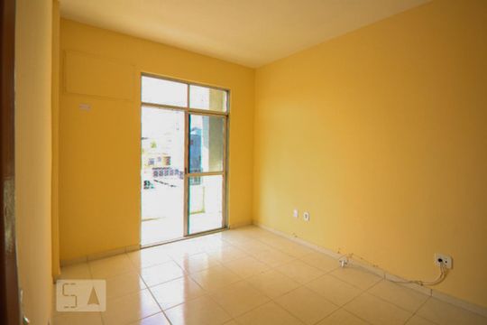 Sala de apartamento para alugar com 2 quartos, 55m² em Olaria, Rio de Janeiro