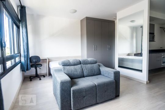 Sala de kitnet/studio para alugar com 1 quarto, 34m² em Jardim do Salso, Porto Alegre