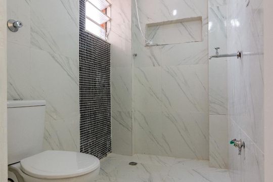 banheiro de kitnet/studio à venda com 1 quarto, 28m² em Vila Buarque, São Paulo