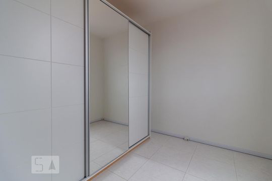 Dormitório  de apartamento à venda com 2 quartos, 75m² em Jardim Prudência, São Paulo