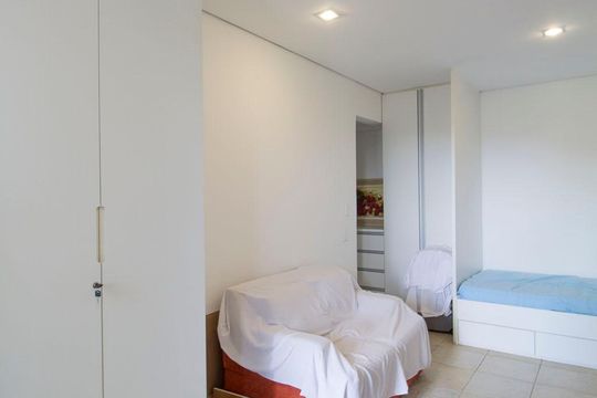 Sala | Quarto de kitnet/studio para alugar com 1 quarto, 30m² em Centro, Belo Horizonte