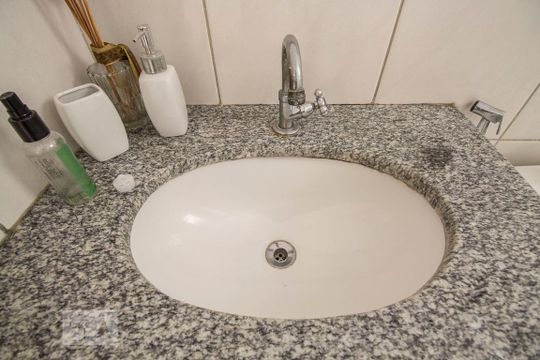 Banho Social de apartamento para alugar com 3 quartos, 92m² em Santa Efigênia, Belo Horizonte