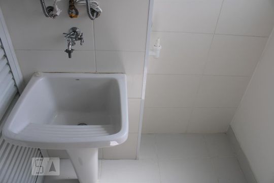 Detalhe da área de serviço de apartamento para alugar com 2 quartos, 58m² em Água Branca, São Paulo