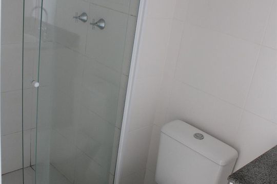 Banheiro da Suíte de apartamento para alugar com 2 quartos, 58m² em Água Branca, São Paulo