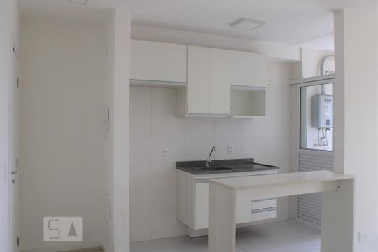 Cozinha de apartamento para alugar com 2 quartos, 58m² em Água Branca, São Paulo