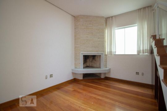 Sala de casa de condomínio à venda com 4 quartos, 260m² em Chácara Monte Alegre, São Paulo
