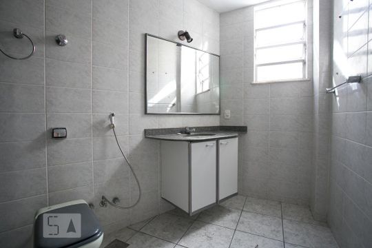 Banheiro de apartamento à venda com 2 quartos, 75m² em Vila Isabel, Rio de Janeiro