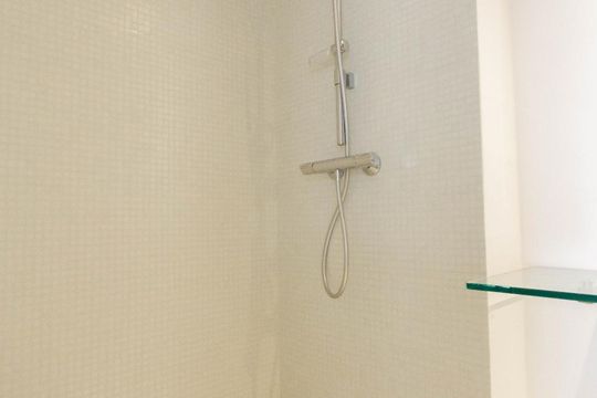 Banheiro de apartamento para alugar com 1 quarto, 69m² em Petrópolis, Porto Alegre