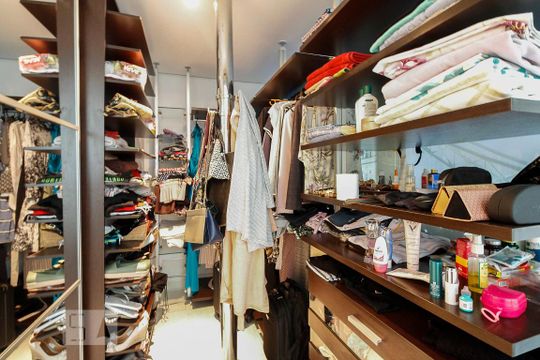 Closet de apartamento à venda com 2 quartos, 100m² em Jardim Anália Franco, São Paulo