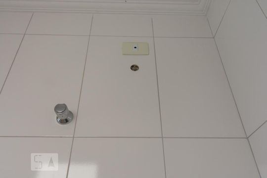 Banheiro de apartamento para alugar com 2 quartos, 38m² em Vila Príncipe de Gales, Santo André
