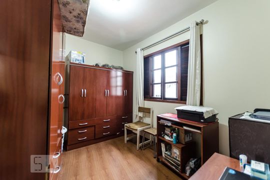 Quarto de casa para alugar com 4 quartos, 160m² em Jardim Peri Peri, São Paulo