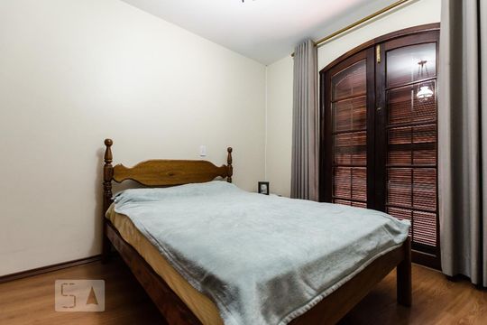 Suíte de casa para alugar com 4 quartos, 160m² em Jardim Peri Peri, São Paulo