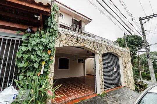 Casa para alugar com 4 quartos, 160m² em Jardim Peri Peri, São Paulo