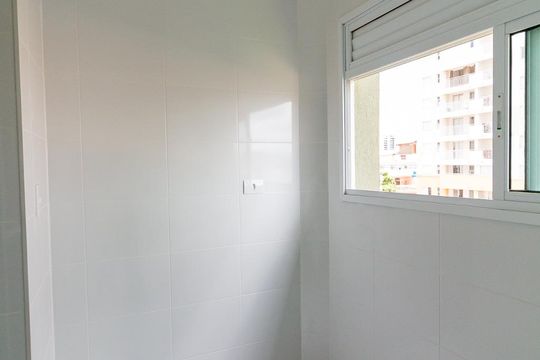Área de serviço de apartamento para alugar com 3 quartos, 75m² em Jardim Flor da Montanha, Guarulhos