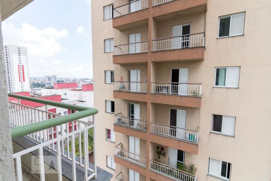 Vista quarto 2 de apartamento para alugar com 3 quartos, 75m² em Jardim Flor da Montanha, Guarulhos
