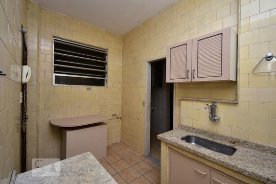 Cozinha  de apartamento à venda com 2 quartos, 82m² em Ingá, Niterói