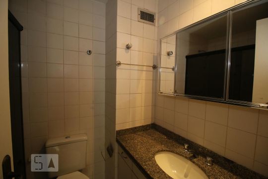 Banheiro Social de apartamento para alugar com 3 quartos, 140m² em Anil, Rio de Janeiro