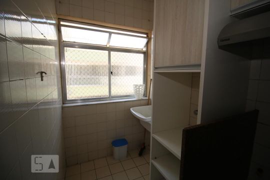 Área de Serviço de apartamento para alugar com 3 quartos, 140m² em Anil, Rio de Janeiro