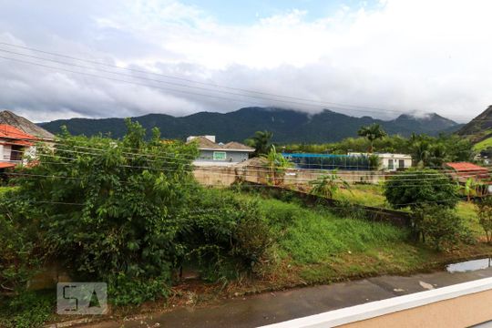 Vista de casa para alugar com 4 quartos, 250m² em Vargem Pequena, Rio de Janeiro