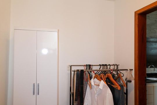 Closet de casa para alugar com 4 quartos, 250m² em Vargem Pequena, Rio de Janeiro