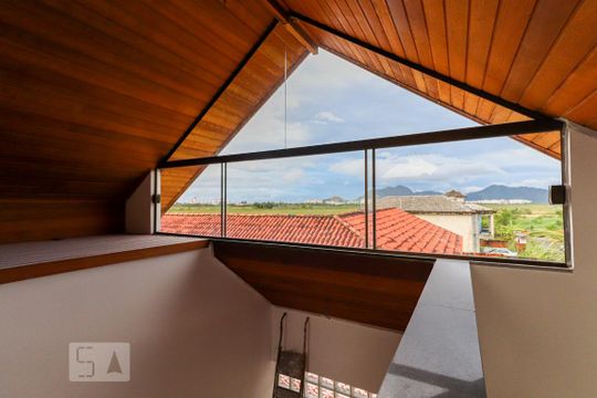 Sótão de casa para alugar com 4 quartos, 250m² em Vargem Pequena, Rio de Janeiro
