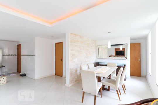 Casa para alugar com 4 quartos, 250m² em Vargem Pequena, Rio de Janeiro