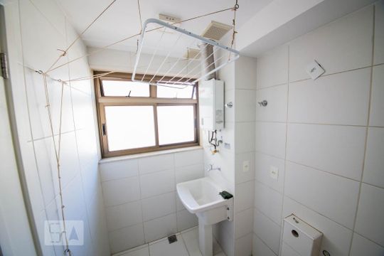 Área de serviço  de apartamento para alugar com 3 quartos, 103m² em Icaraí, Niterói