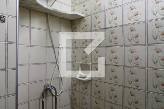 Banheiro Social de apartamento à venda com 3 quartos, 105m² em Cambuí, Campinas