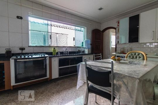 Cozinha de casa para alugar com 4 quartos, 350m² em Jardim Marajoara, São Paulo
