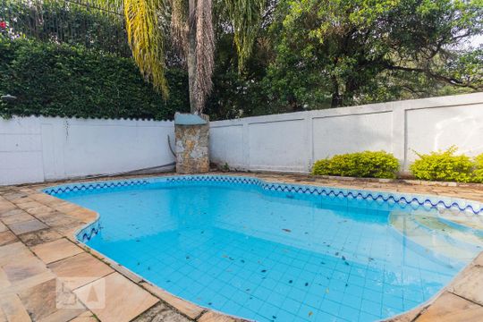Quintal de casa para alugar com 4 quartos, 350m² em Jardim Marajoara, São Paulo