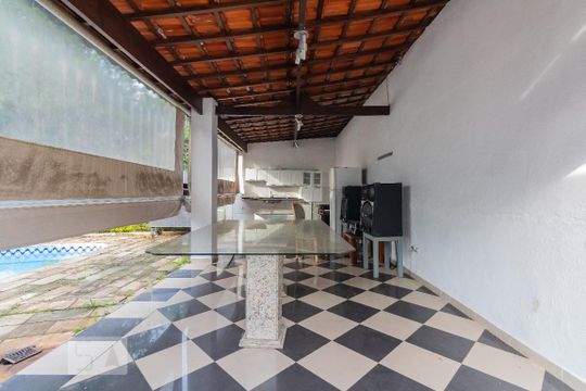 Quintal de casa para alugar com 4 quartos, 350m² em Jardim Marajoara, São Paulo