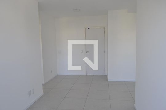 Sala/Cozinha de apartamento para alugar com 2 quartos, 60m² em Todos Os Santos, Rio de Janeiro