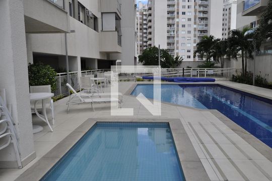 Área comum de apartamento para alugar com 2 quartos, 60m² em Todos Os Santos, Rio de Janeiro