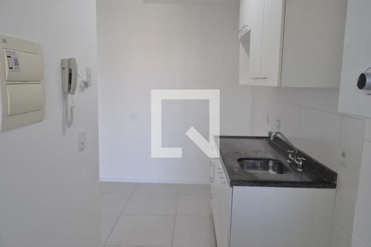 Sala/Cozinha de apartamento para alugar com 2 quartos, 60m² em Todos Os Santos, Rio de Janeiro