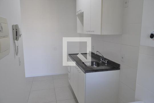 Sala/Cozinha de apartamento para alugar com 2 quartos, 60m² em Todos Os Santos, Rio de Janeiro