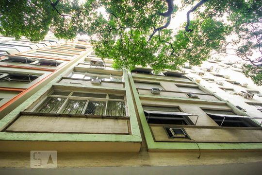 Fachada de apartamento para alugar com 3 quartos, 113m² em Copacabana, Rio de Janeiro