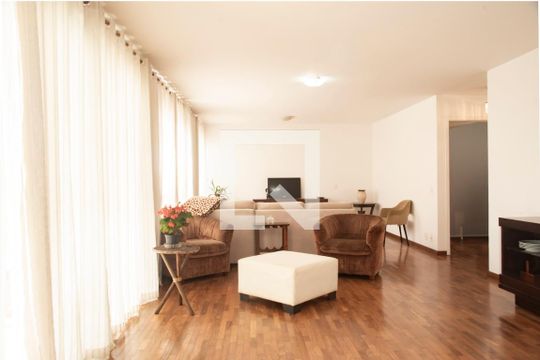 Sala de apartamento à venda com 3 quartos, 200m² em Planalto Paulista, São Paulo