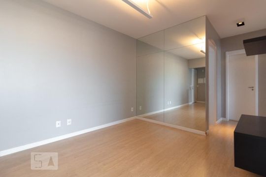 Sala de apartamento para alugar com 2 quartos, 76m² em Jardim Aeroporto, São Paulo