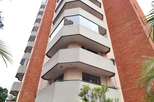 Fachada do bloco de apartamento à venda com 4 quartos, 300m² em Vila Bastos, Santo André