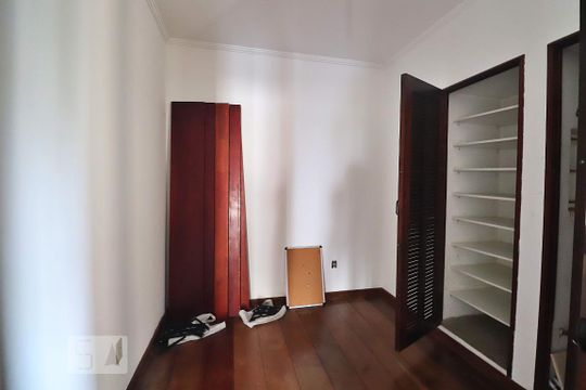 Escritório de apartamento à venda com 4 quartos, 300m² em Vila Bastos, Santo André