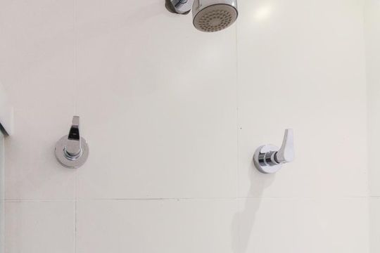 Banheiro de kitnet/studio para alugar com 1 quarto, 47m² em Vila Olímpia, São Paulo
