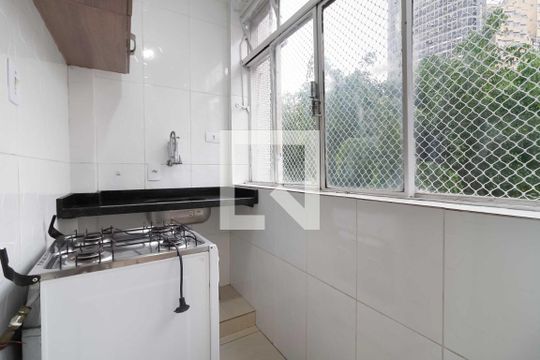 Cozinha de apartamento à venda com 1 quarto, 35m² em Bela Vista, São Paulo