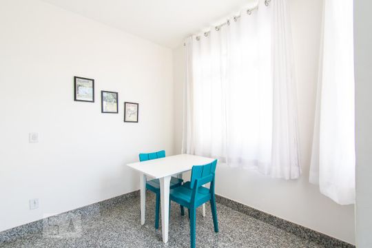Sala de refeições de apartamento para alugar com 2 quartos, 60m² em Ouro Preto, Belo Horizonte